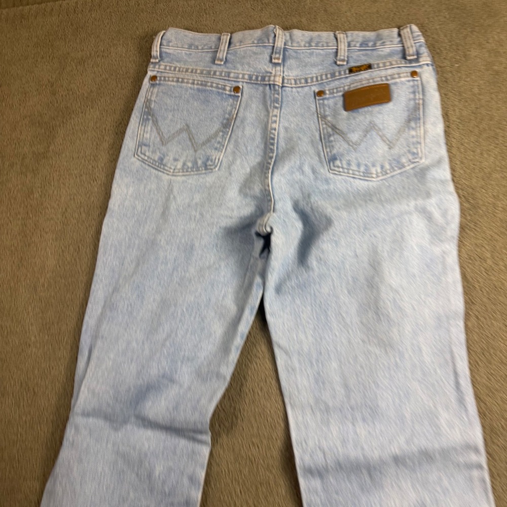 Wrangler Mens Cowboy Cut Slim Jeans. 33x34 Light Wash Blue Denim 936GBH